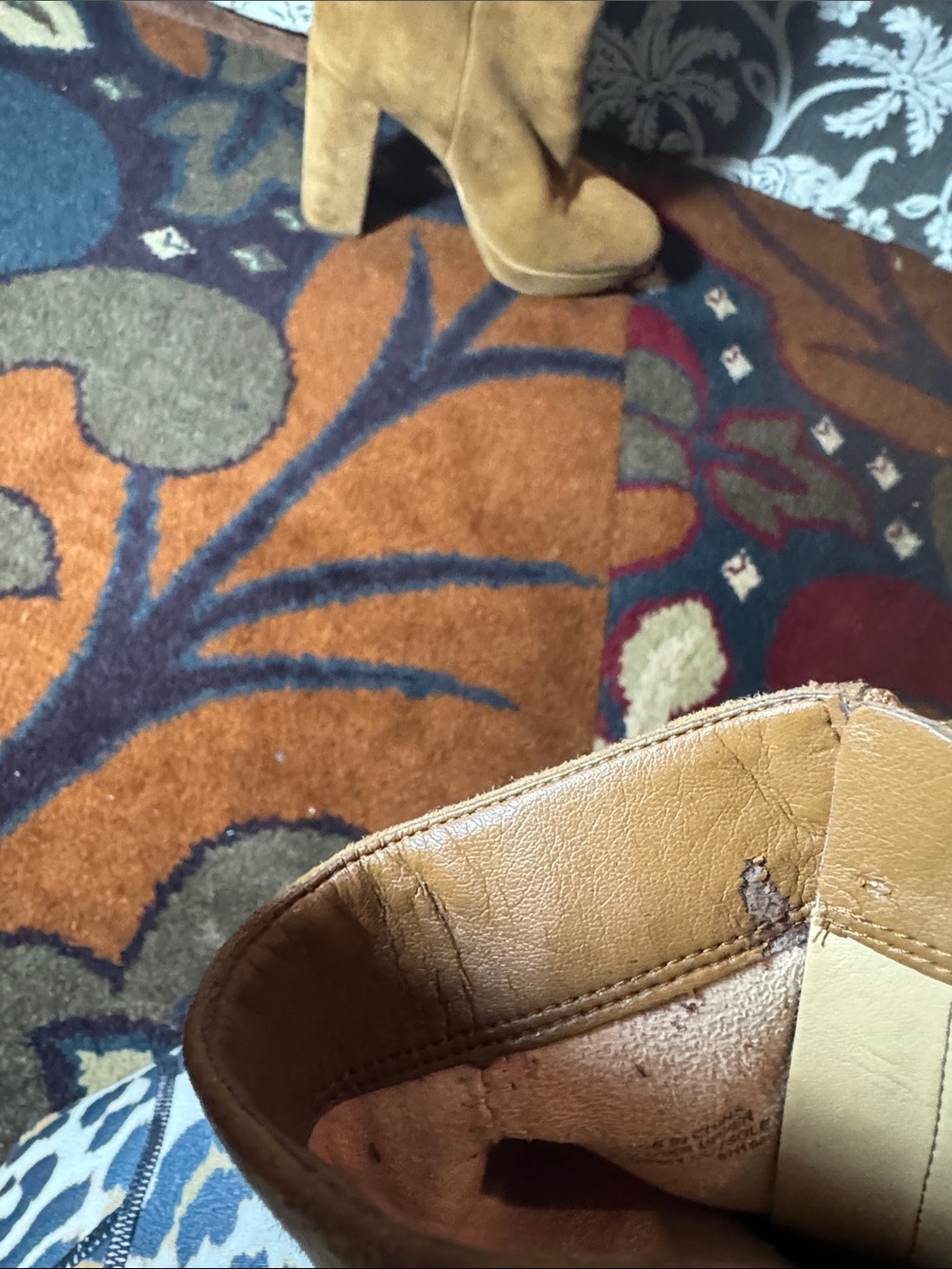 Michael Kors Women’s Tan Suede Platform Ankle Boots with Side Zip 7.5 - Picture 5 of 7